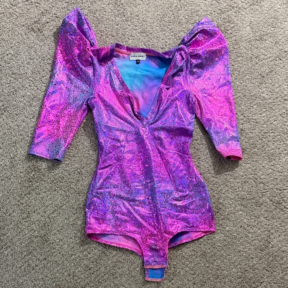 Shimmer V-Neck Puff-Sleeve Bodysuit in Purple